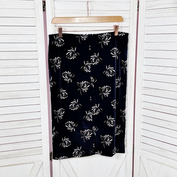 Loft Floral Print Velvet Straight Pencil Skirt Navy Blue Medium - Picture 9 of 13